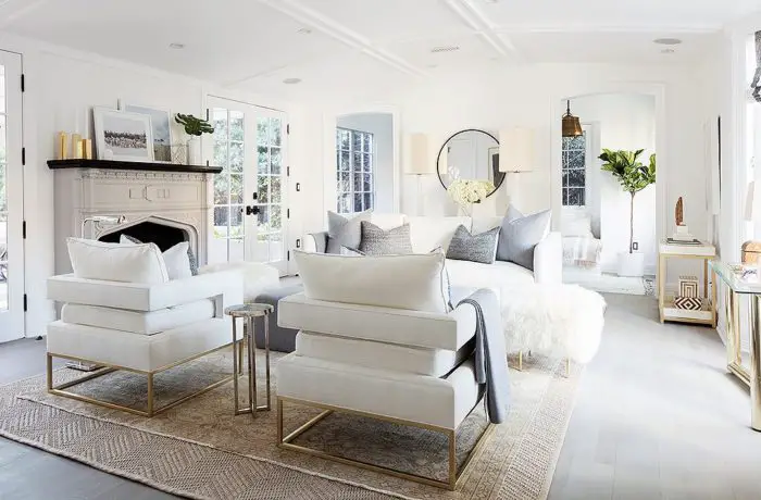 Peaceful and gracious living room (Hello Lovely)