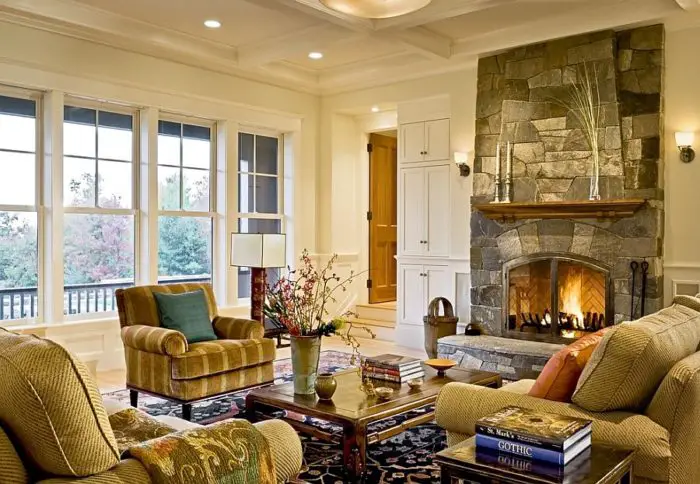 Rich color enhances this cozy living room (Decoist)