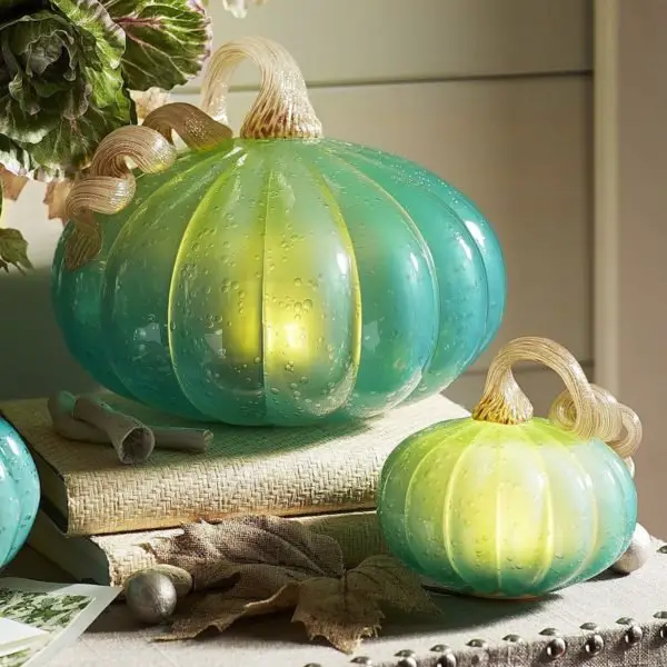 Beautiful glass pumpkins for a fresh take on fall décor (gigglehearts.com)