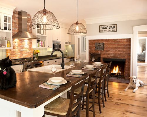 The kitchen is one of the best cozy spaces to spend a rainy day (Houzz)