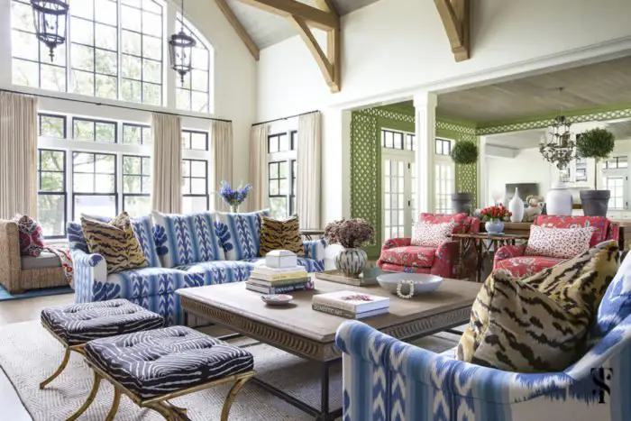 Pattern shines in this light-filled space (Summer Thornton Design)
