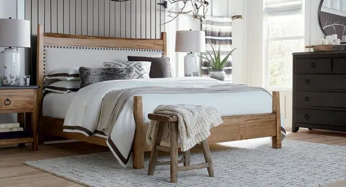 How To Arrange a Small Bedroom