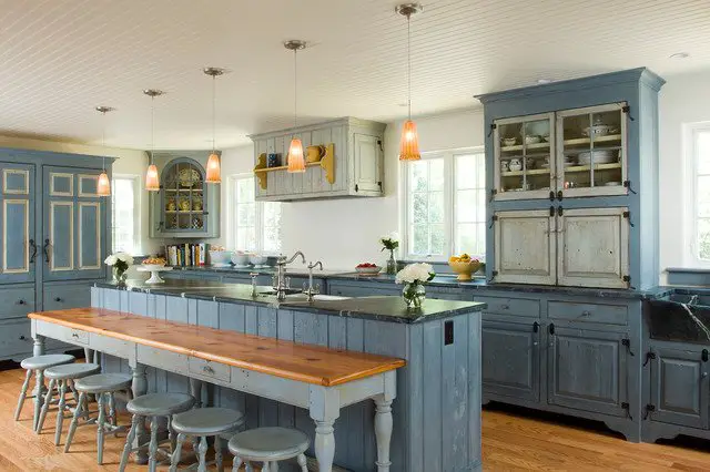 Antique blue enhances this classic kitchen (Houzz.com)