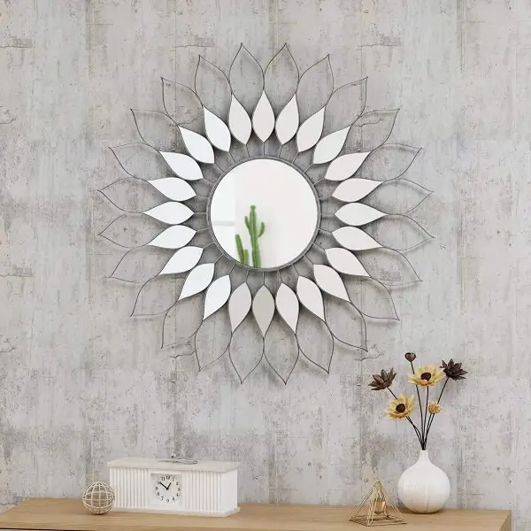 Flower shaped mirror idea