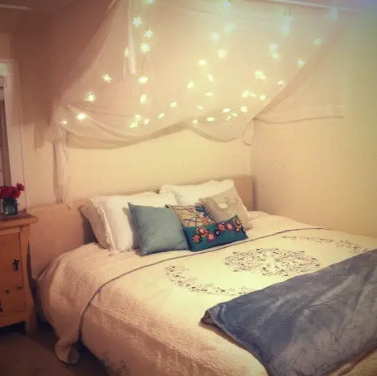 String lights: 5 ways to add fairy lights to a bedroom
